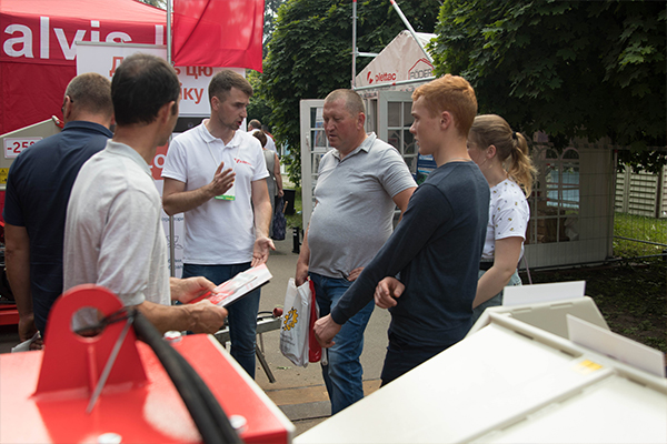 Подрібнювач гілок на виставці