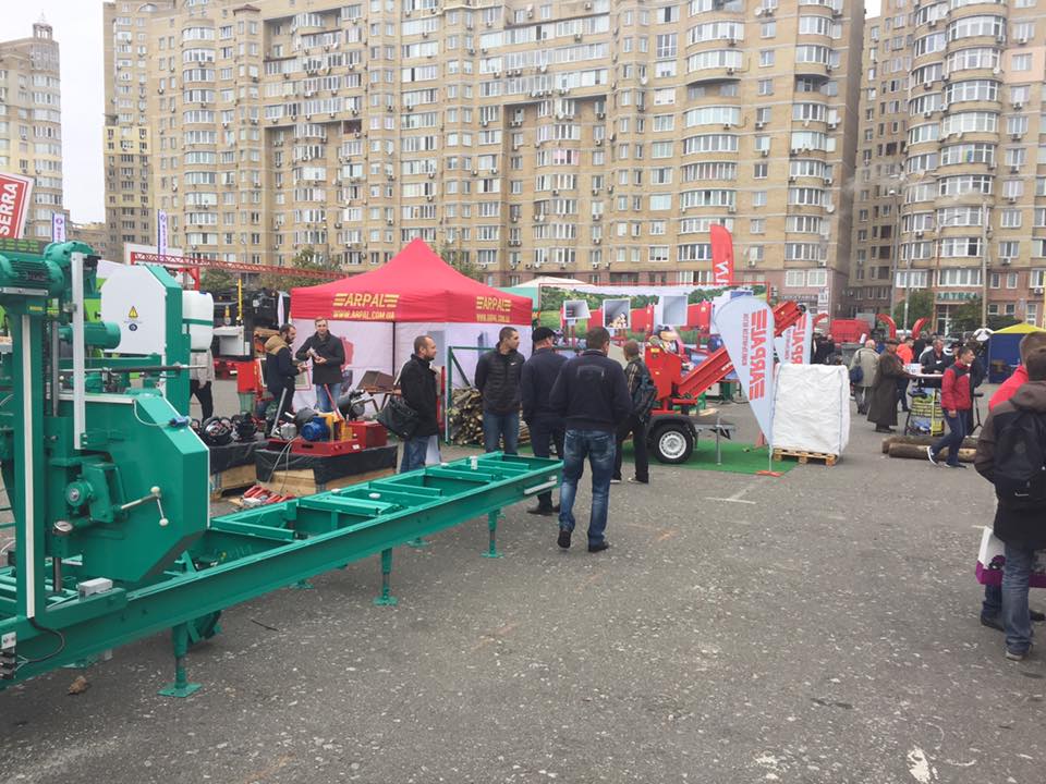 Lisderevmash 2016 4 Wood chippers Arpal on exhibition