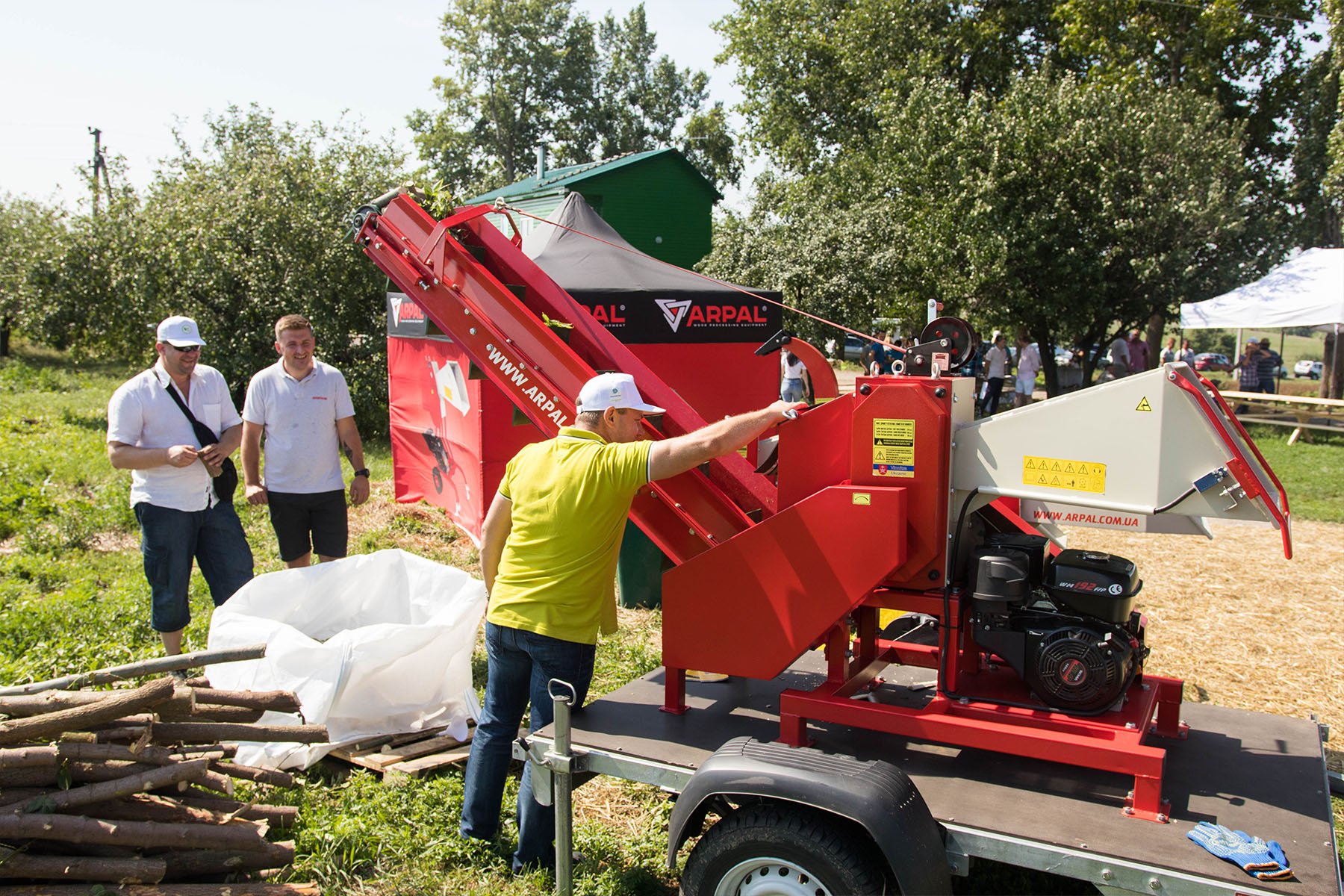 Подрібнювач гілок 3 Подрібнювач гілок, дробілка для гілок, дробарка гілок