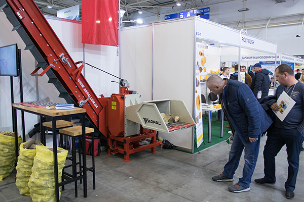 Подрібнювачі гілок АРПАЛ на виставці Комунтех-2018 1 Измельчители веток на выставке Комунтех-2018
