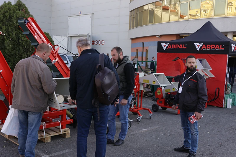 ARPAL wood chippers at LISDEREVMASH-2019 1 wood chippers, Wood shredders Arpal