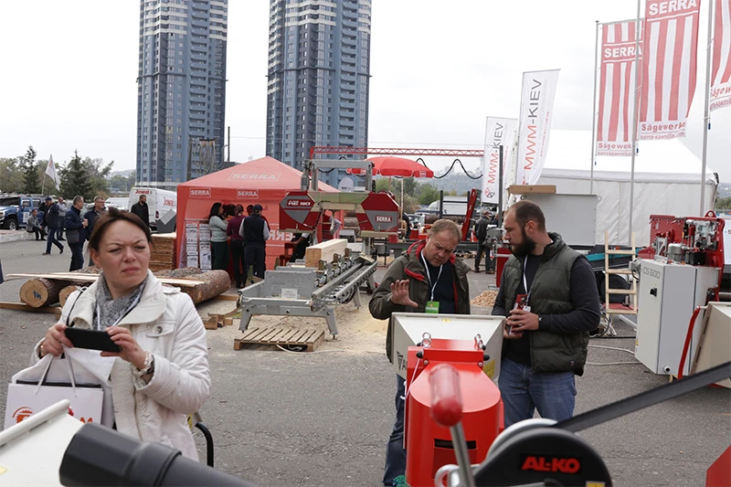 ARPAL wood chippers at LISDEREVMASH-2019 7 wood chippers, Wood shredders Arpal