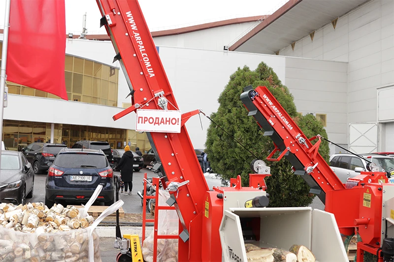 ARPAL wood chippers at LISDEREVMASH-2019 9 wood chippers, Wood shredders Arpal