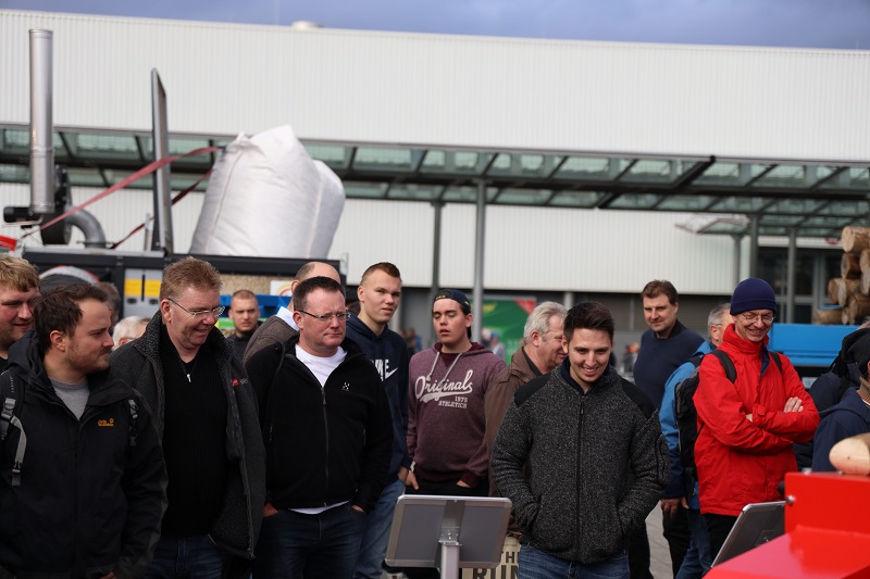 ARPAL wood chippers at the international exhibition AGRITECHNICA in Hanover 7 ARPAL wood chippers at the international exhibition AGRITECHNICA in Hanover