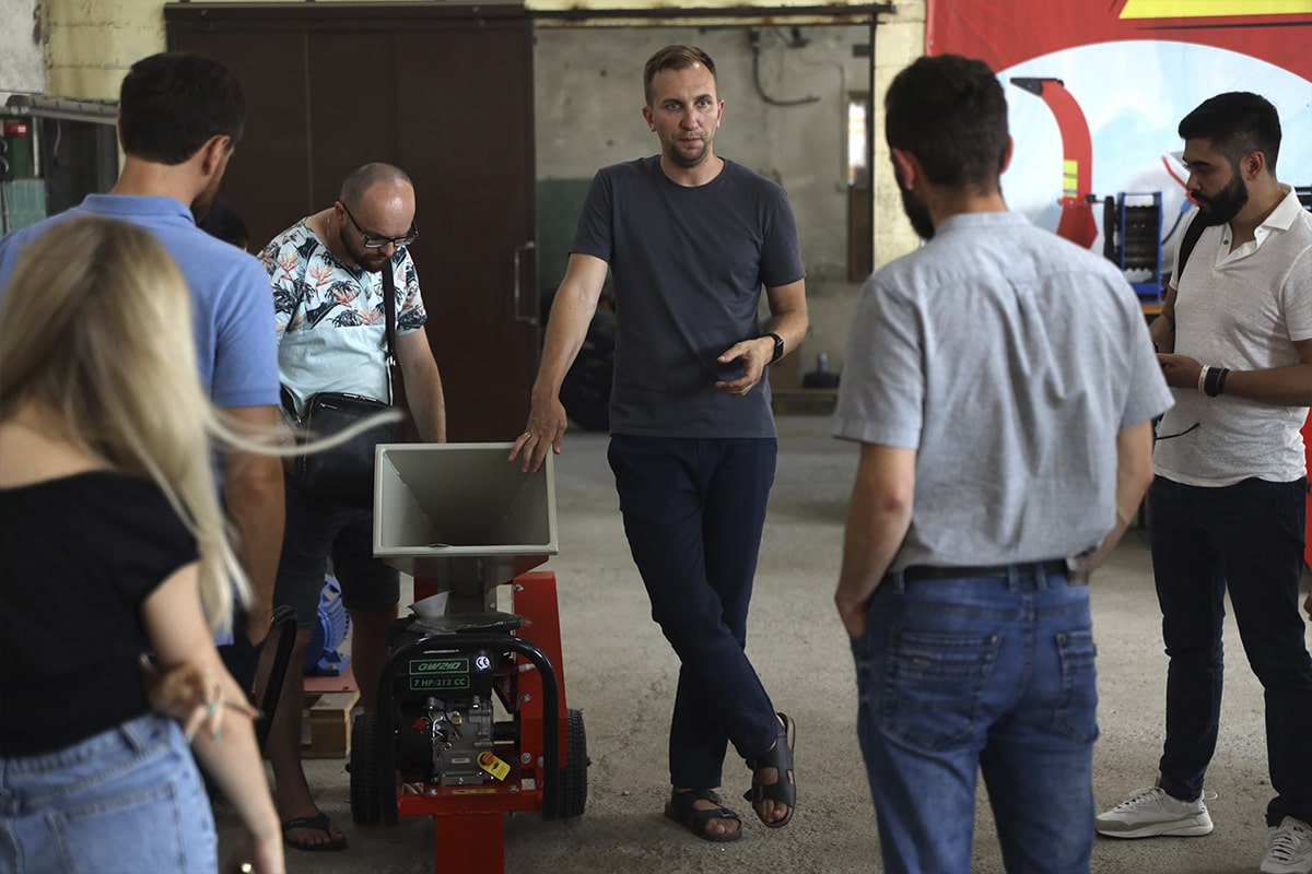 Guided tour of manufacturing for the entrepreneurial community 8 Guided tour of manufacturing for the entrepreneurial community