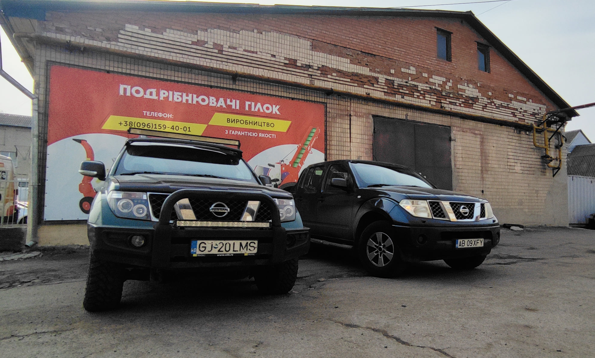 ARPAL together with the Poor things handed over SUVs to the army