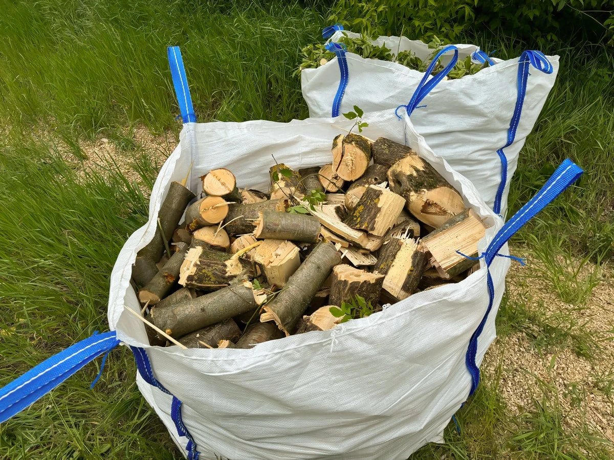 утилізувати товсте гілок подрібнювачем гілок